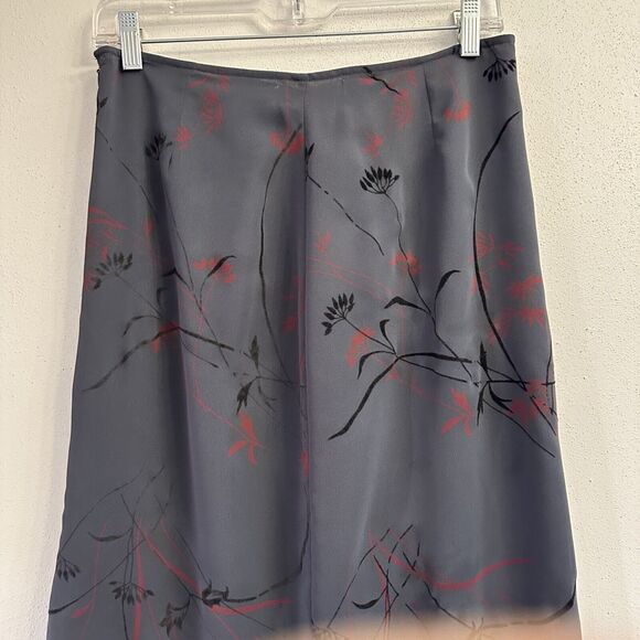 Express Women's Long Gray Maxi 37" - Burgundy/Black Flowers Back Slit SZ 7/8 - Picture 2 of 9